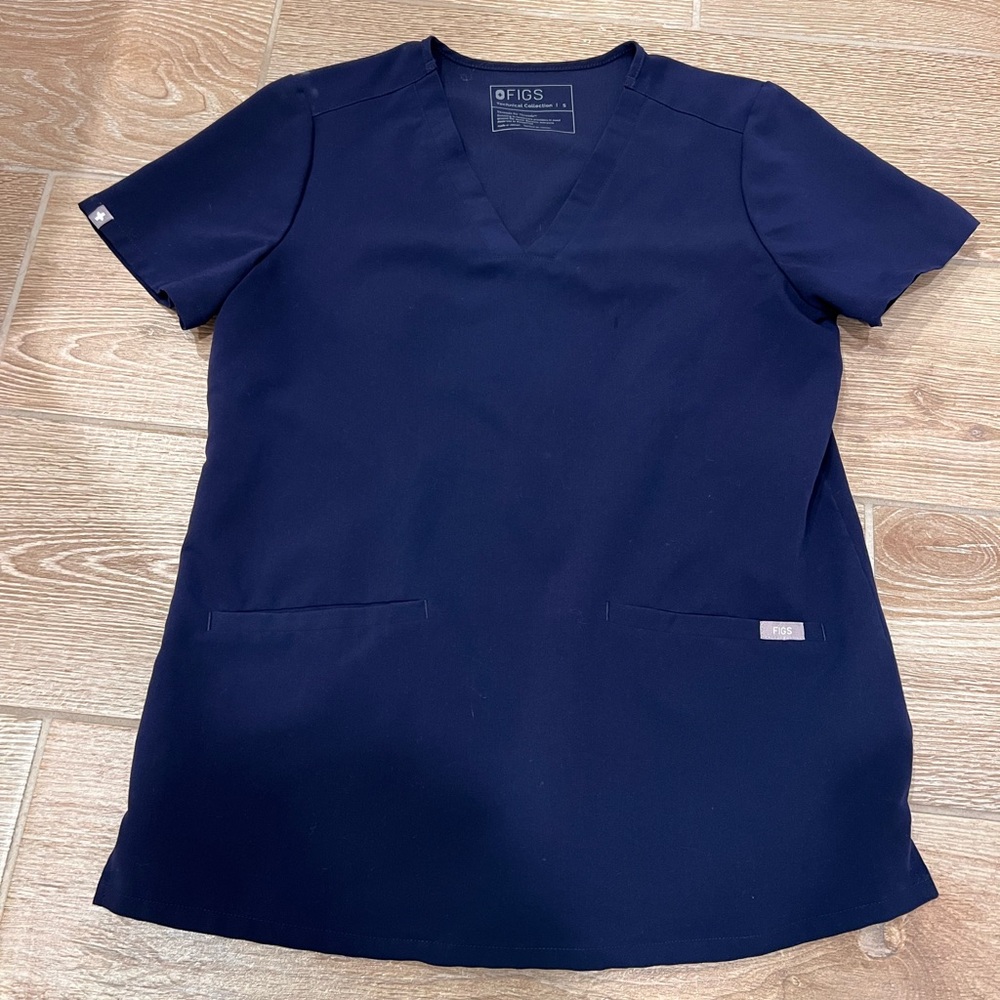 Figs Casma three pocket scrub top